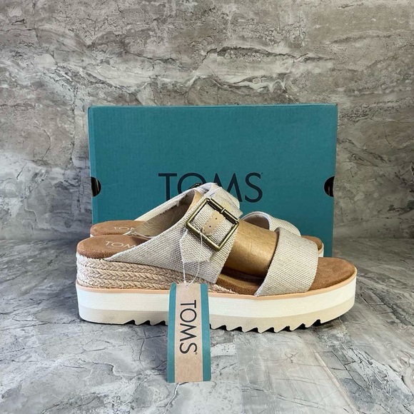 Diana Mule Buckle Wedge Sandal - Picture 7 of 7